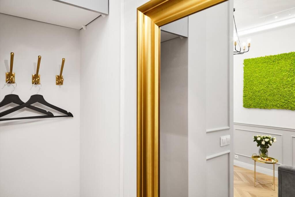 Househost Apartment I: Studencka Street คราคูฟ ภายนอก รูปภาพ