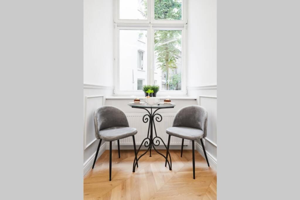 Househost Apartment I: Studencka Street คราคูฟ ภายนอก รูปภาพ