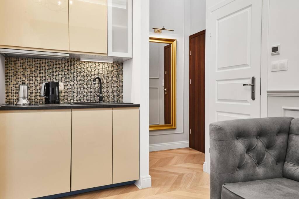 Househost Apartment I: Studencka Street คราคูฟ ภายนอก รูปภาพ
